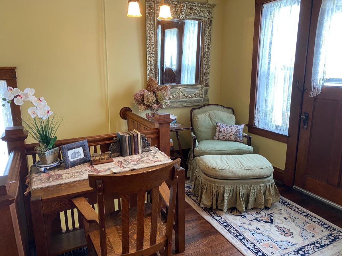The Edmond An 1887 Arts & Crafts Gem Apartment เซนต์โจเซฟ ภายนอก รูปภาพ